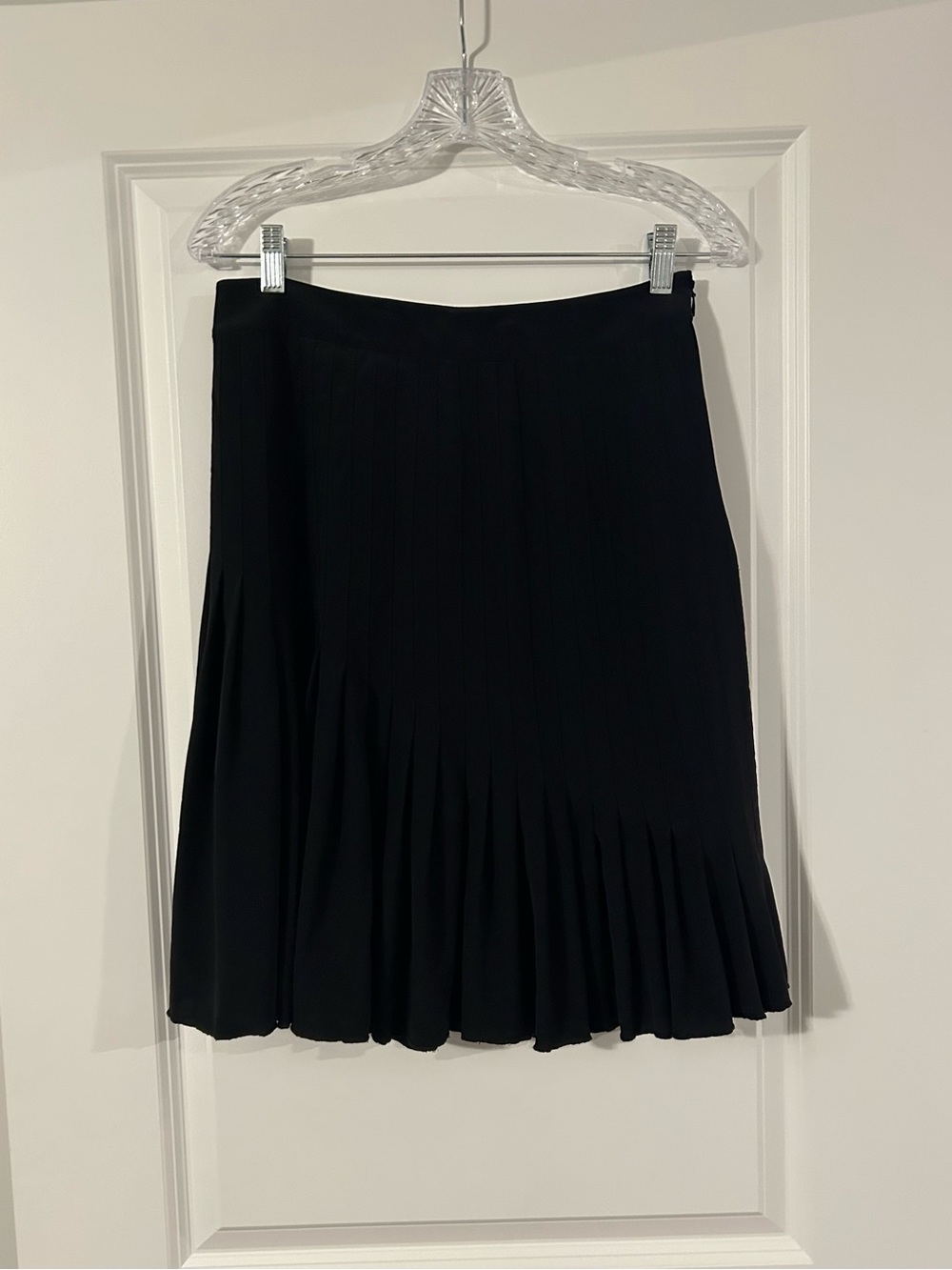 Black Pleated Skirt - Knee Length- Size 8 - Magaschoni - Business Office Attire